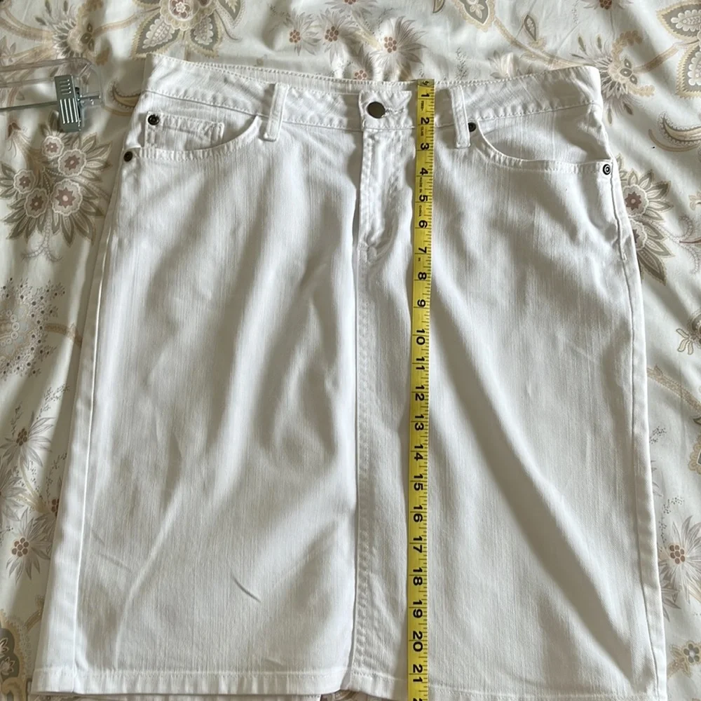 White denim slim skirt Garnet Hill women’s size 10 cotton with stretch - Picture 7 of 7